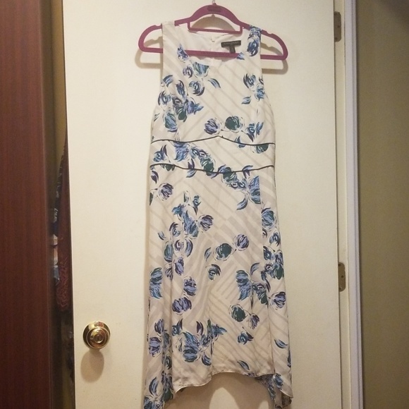 Banana Republic Dresses & Skirts - Banana Republic Floral Dress Petite 6 Banana Republic Dresses & Skirts - Banana Republic Floral Dress Petite 6
